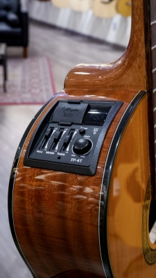 Takamine GC3CE NAT G Series Classical Nylon String Cutaway Acoustic/Electric Guitar Natural Gloss 3